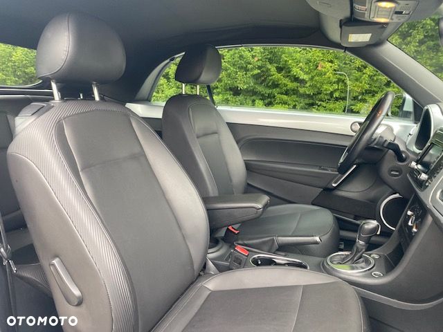 Volkswagen New Beetle - 16