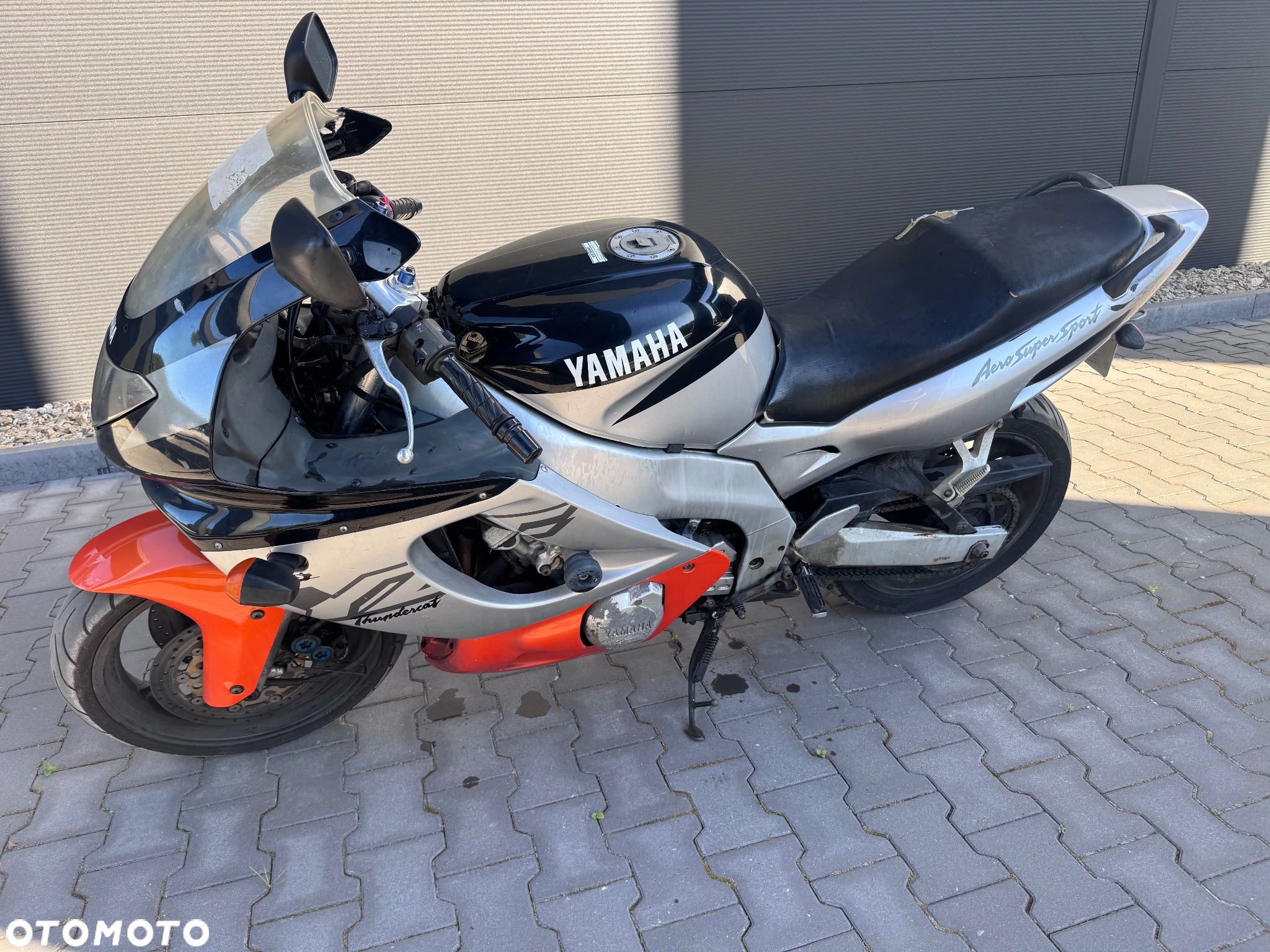 Yamaha R6 - 12
