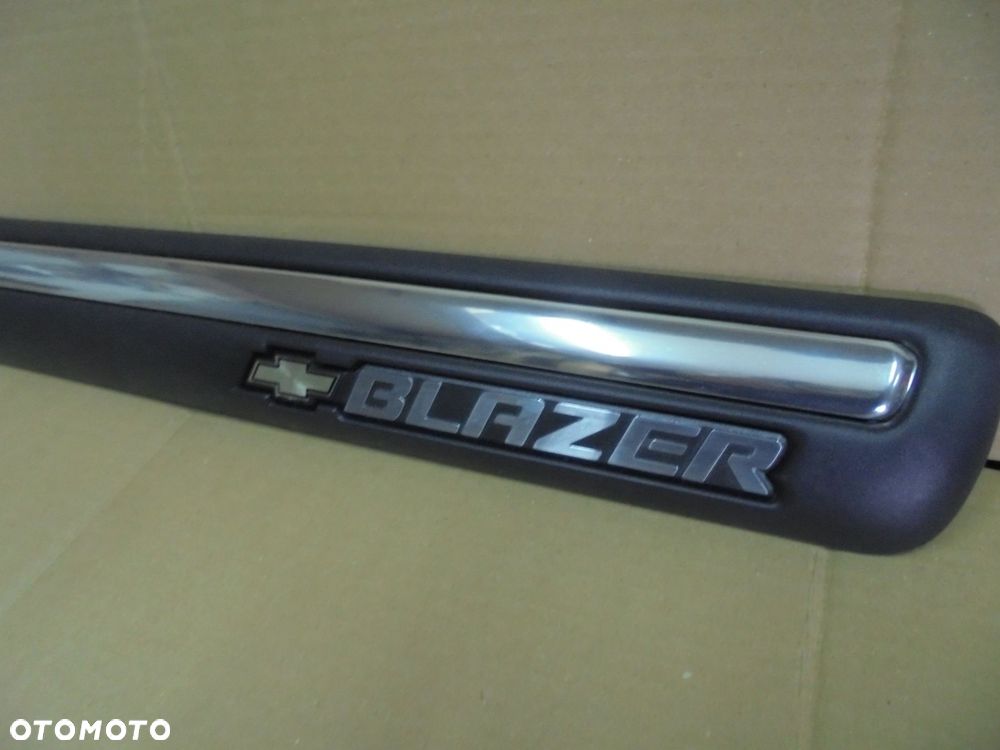 chevrolet blazer - listwa na drzwi przednie prawe - 2