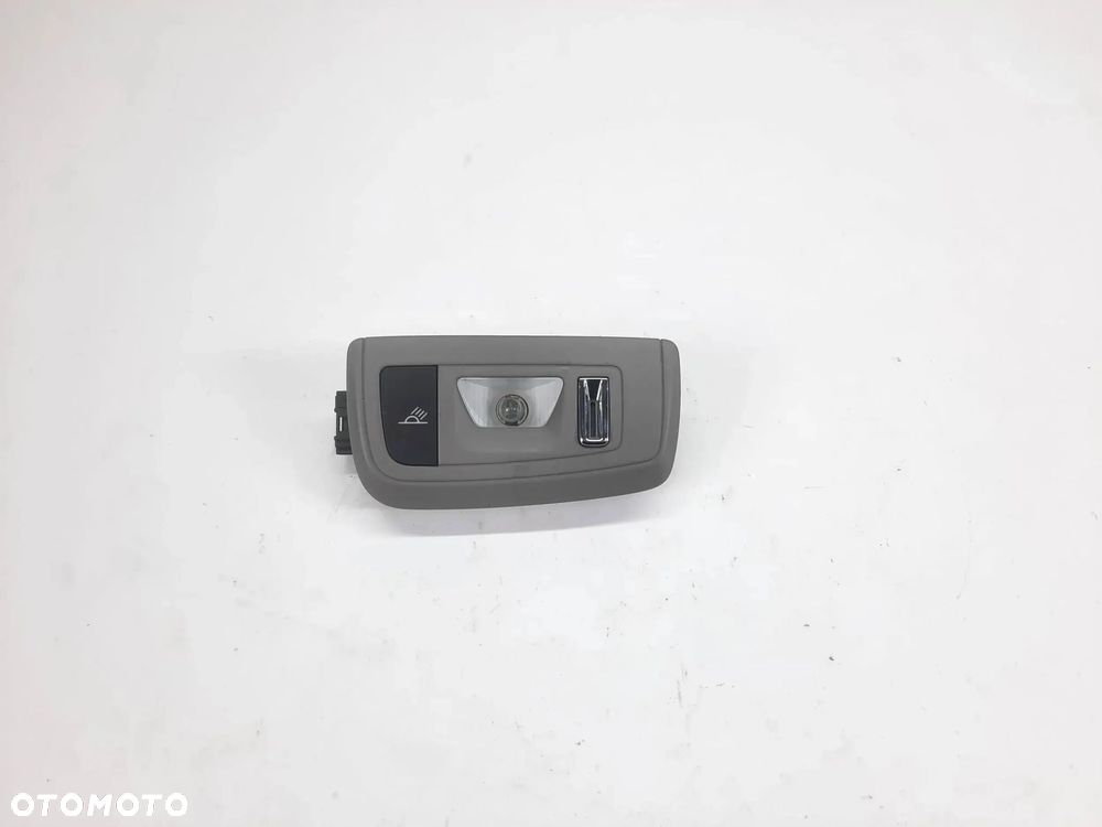 LAMPKA WNĘTRZA KABINY PRAWA 97063206202 PORSCHE PANAMERA I 970 - 1