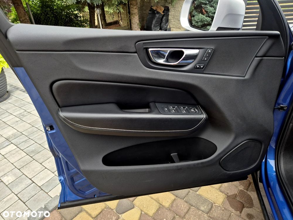 Volvo XC 60 D4 AWD R-Design - 23