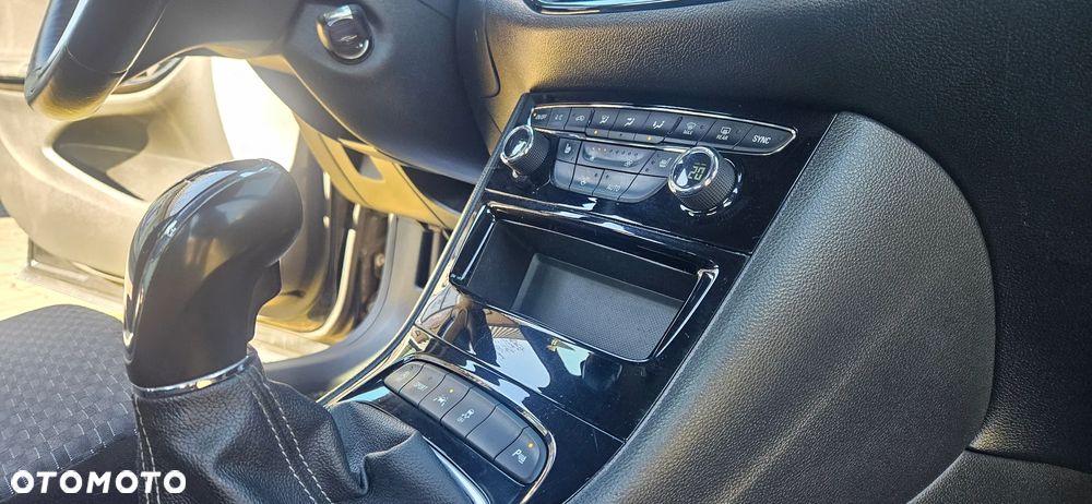 Opel Astra 1.4 Turbo Innovation - 12