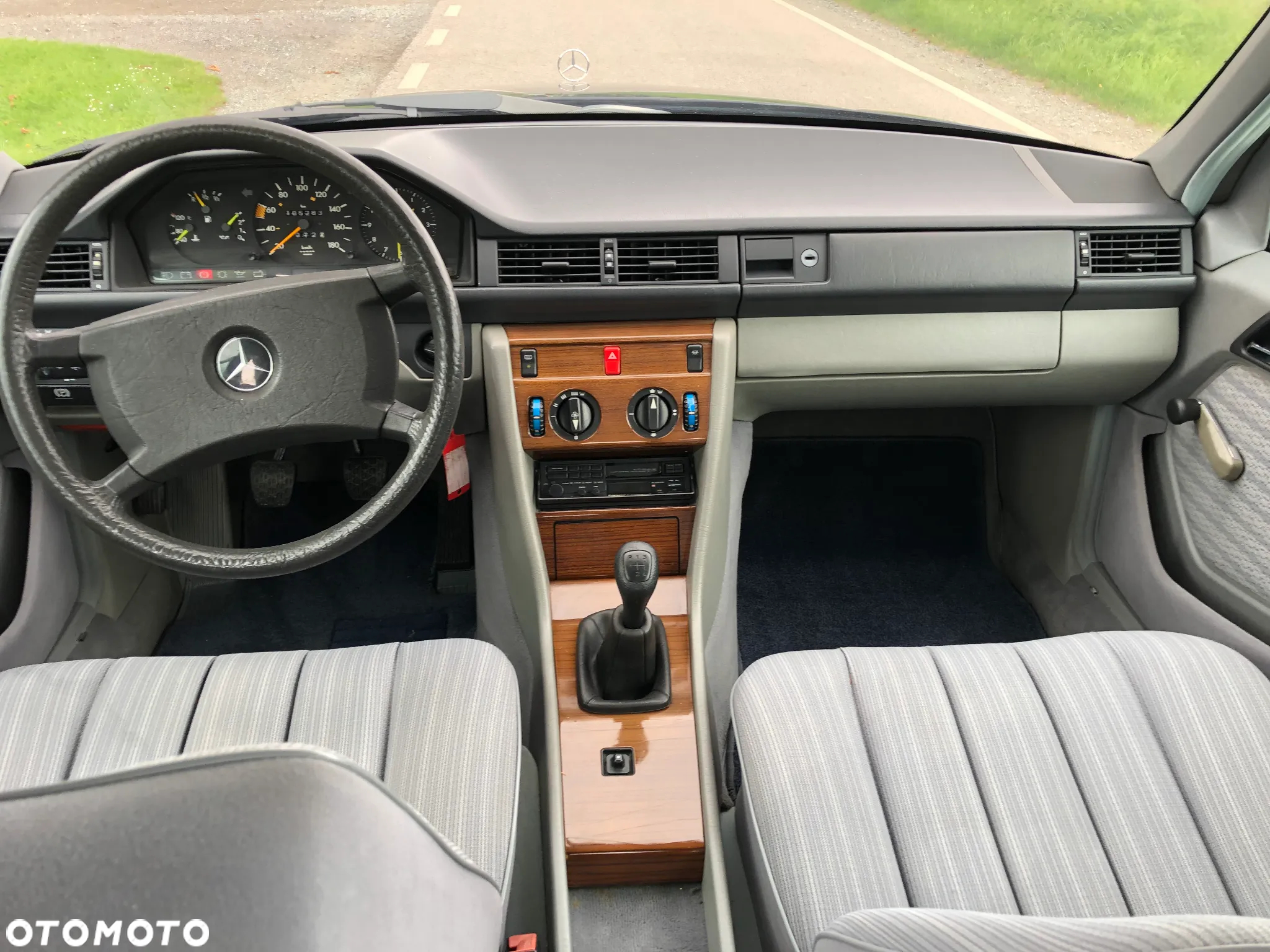 Mercedes-Benz W124 (1984-1993) - 22