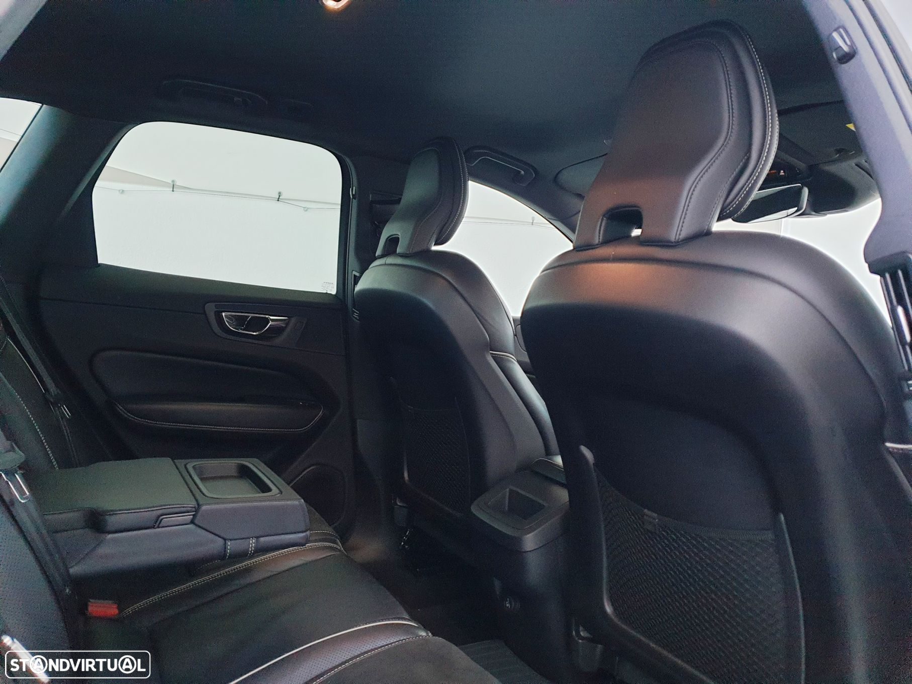 Volvo XC 60 2.0 D4 R-Design Geartronic - 30