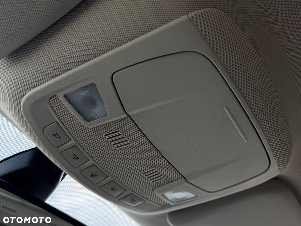 Ford Mondeo 2.0 TDCi Titanium PowerShift - 29