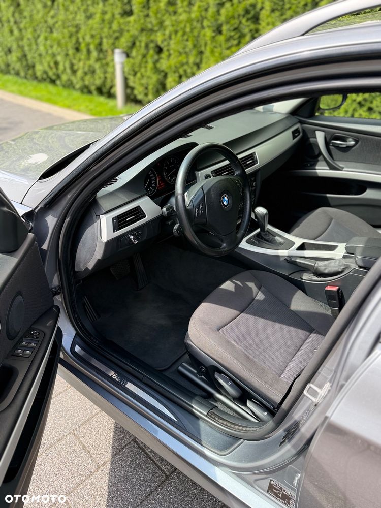 BMW Seria 3 325i xDrive - 18