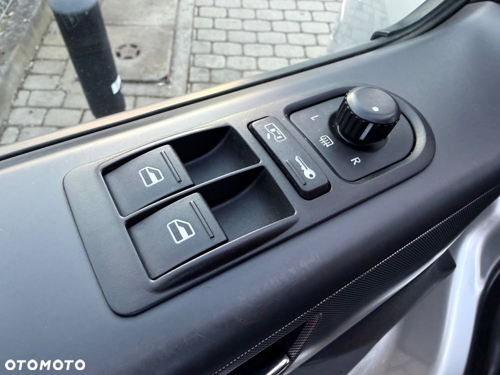 Volkswagen Multivan L1 Business - 37