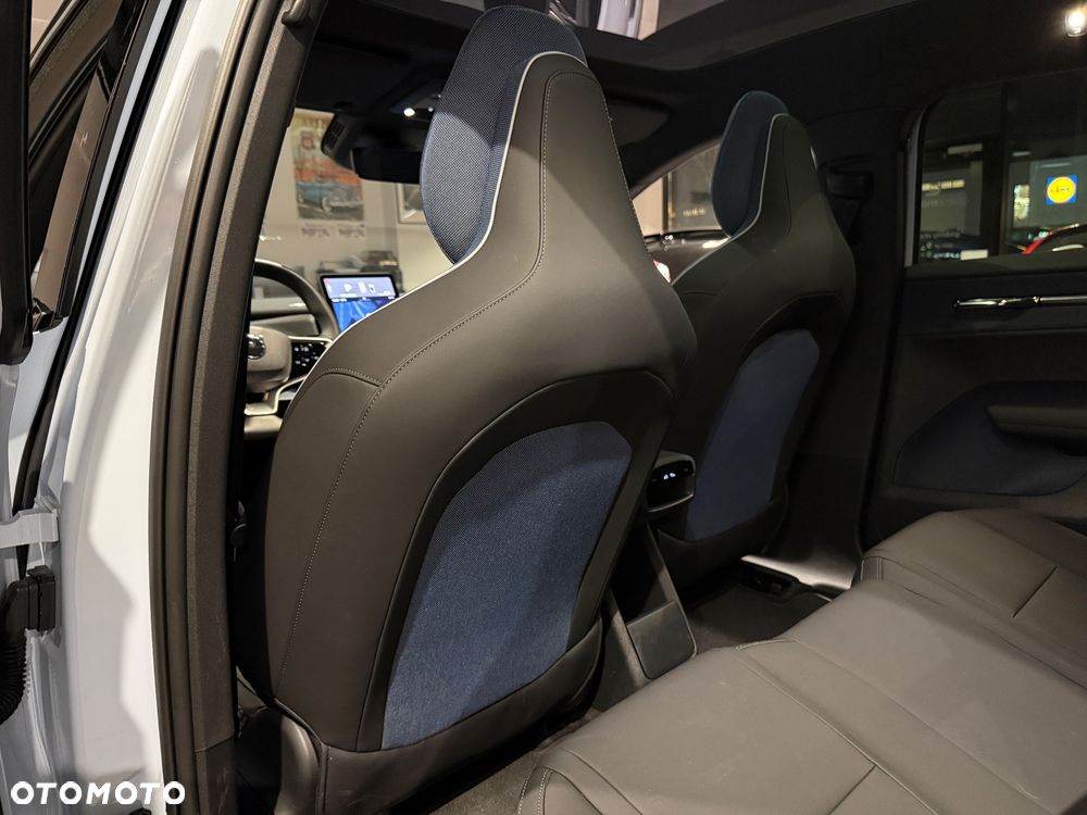 Volvo EX30 Twin Motor Performance AWD Plus - 16