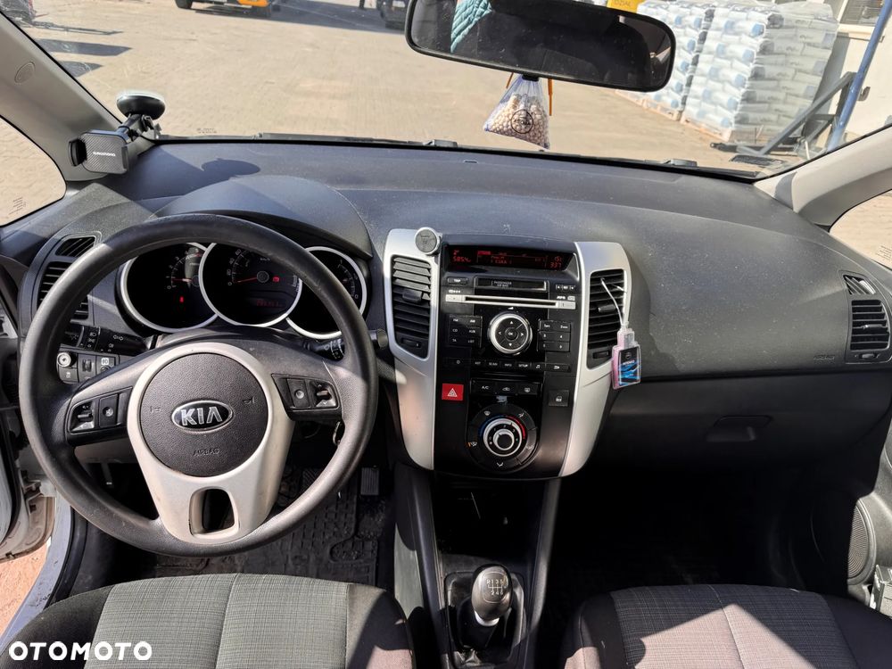 Kia Venga - 6