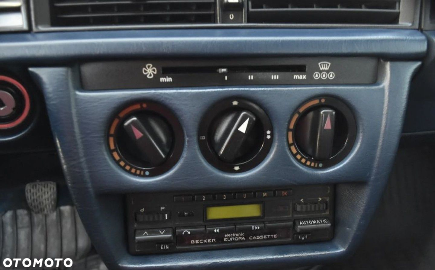 Mercedes-Benz W201 (190) - 12
