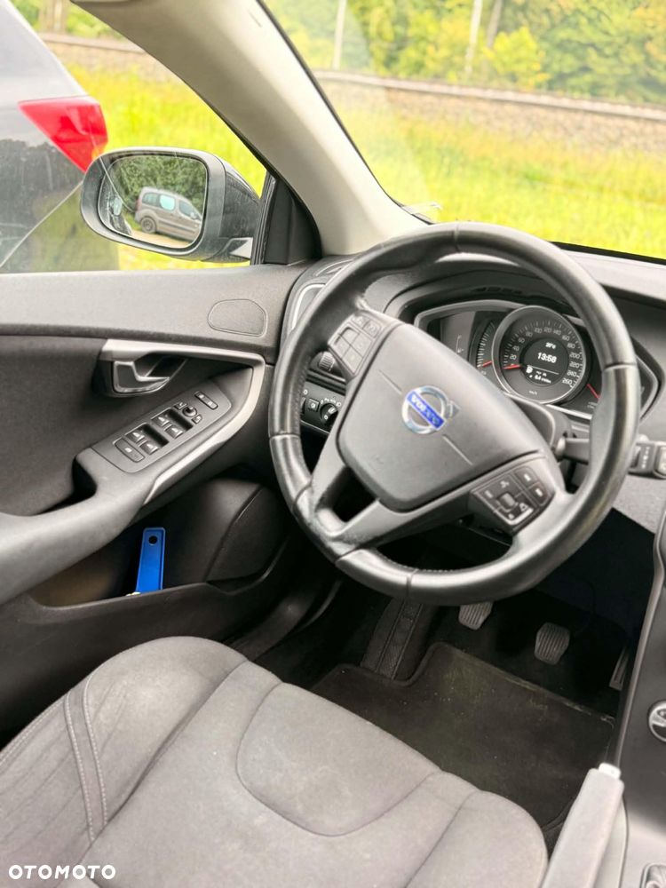 Volvo V40 D2 Drive-E Momentum - 12