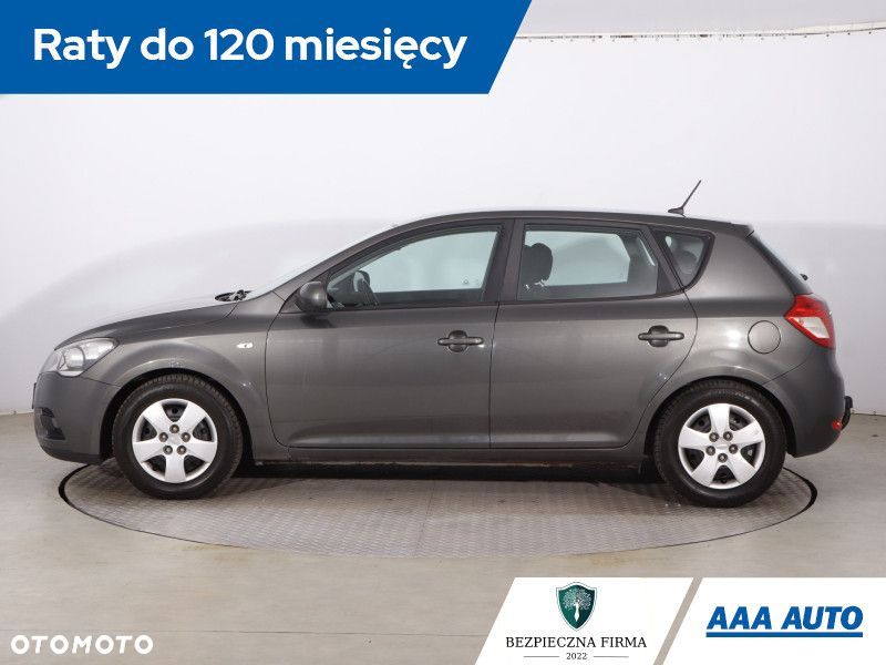 Kia Ceed - 4