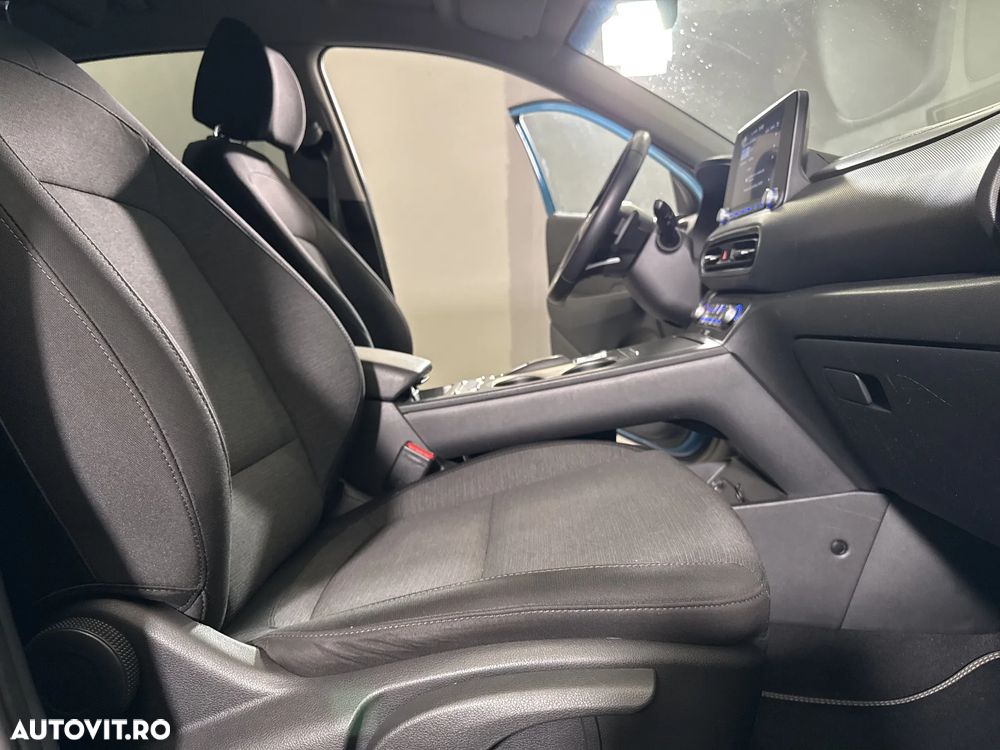 Hyundai KONA - 12