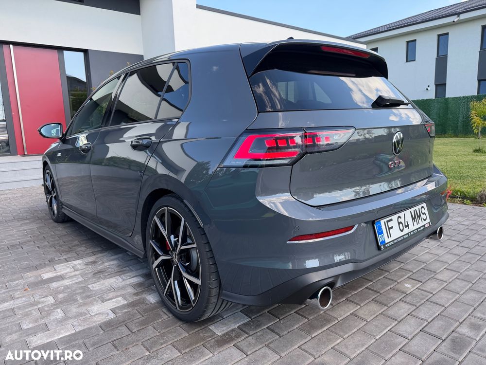 Volkswagen Golf - 2