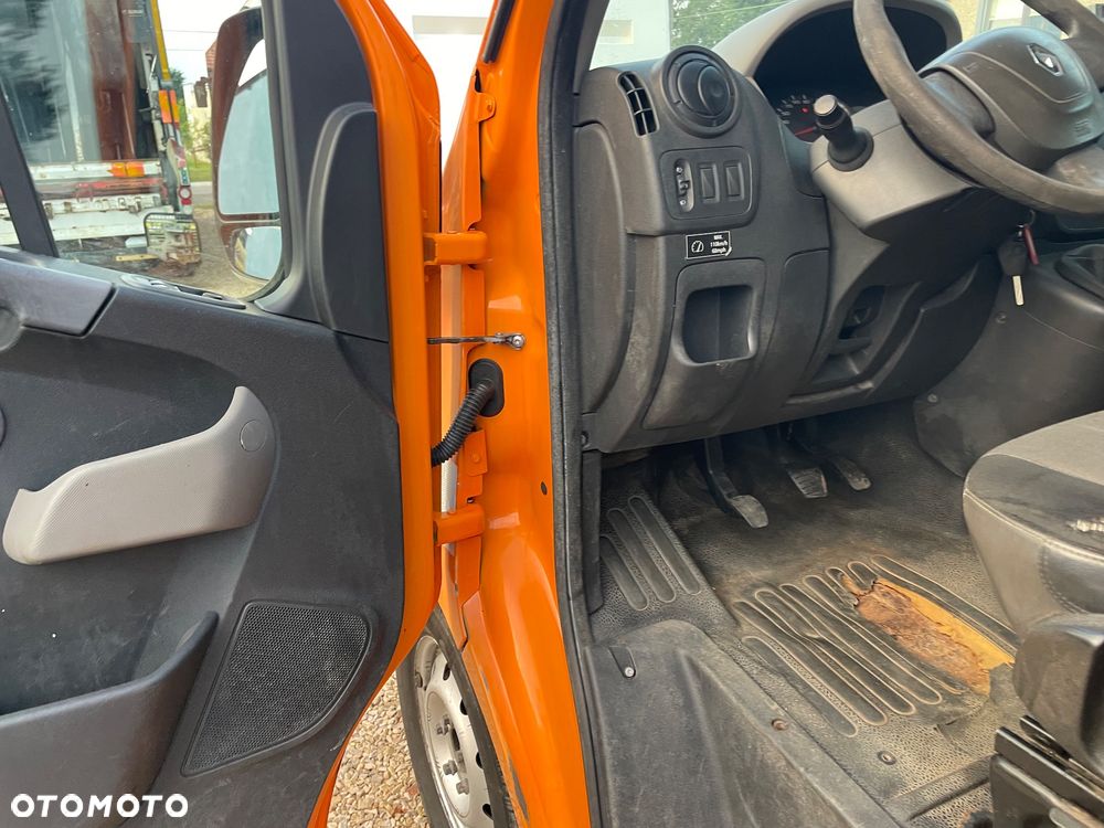 Renault Master wywrotka dubel kabina 7 osób - 18