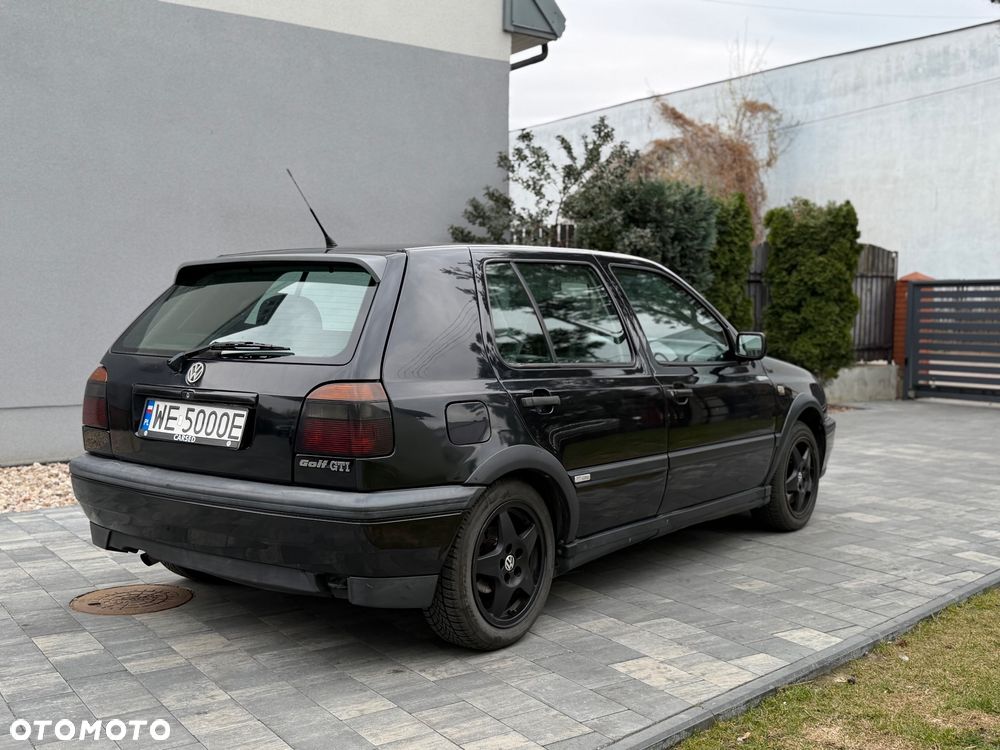 Volkswagen Golf - 5