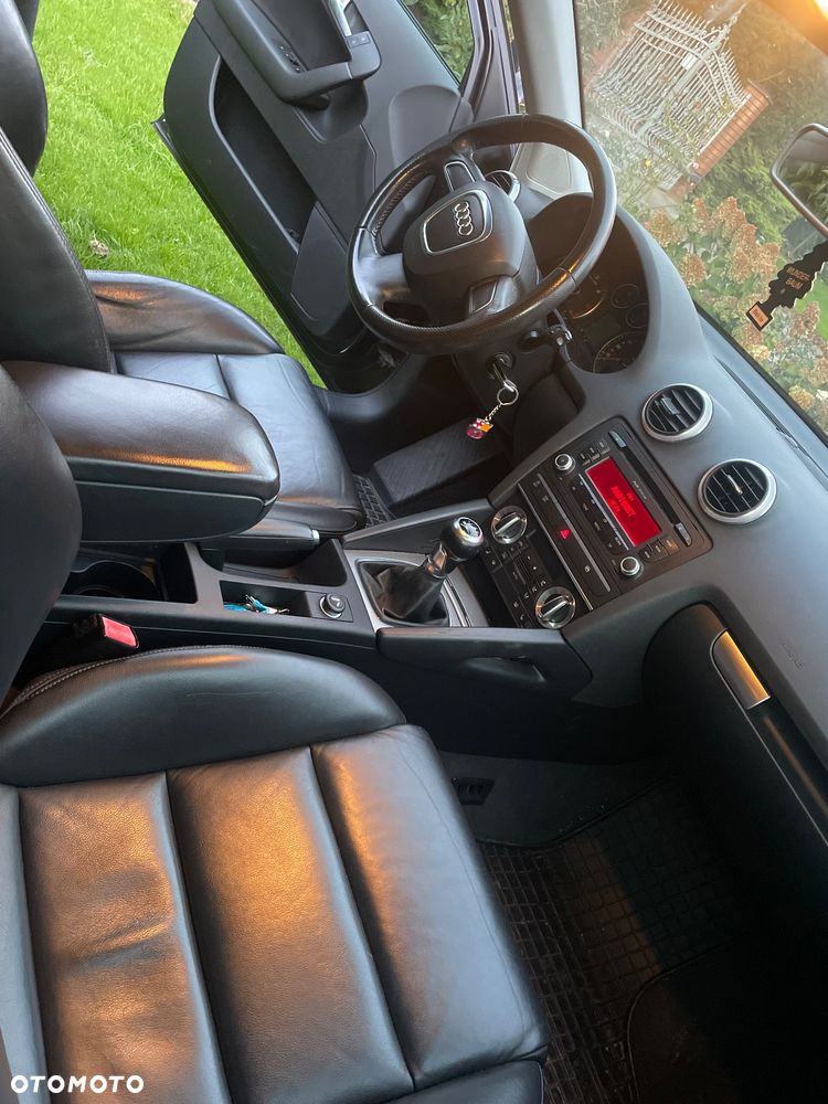 Audi A3 1.6 TDI DPF Attraction - 16