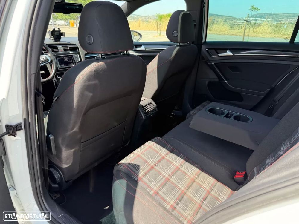 VW Golf 2.0 TSi GTi DSG Performance - 41