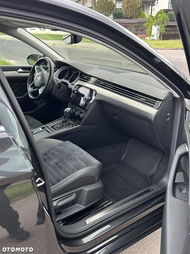 Volkswagen Passat 2.0 TDI SCR DSG Comfortline - 10