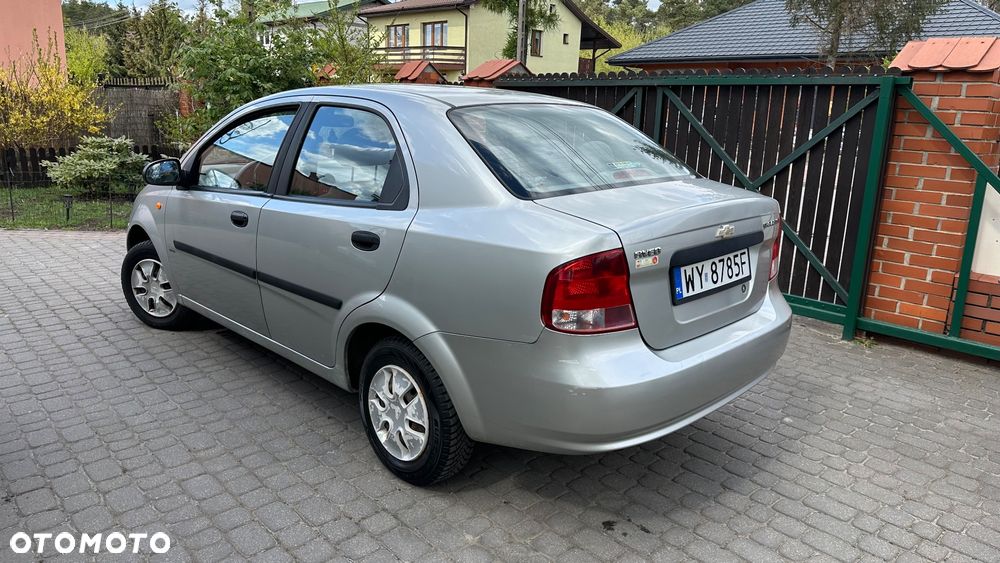 Chevrolet Aveo - 11