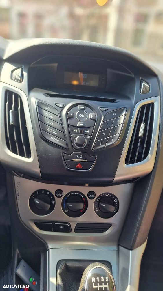 Ford Focus - 11