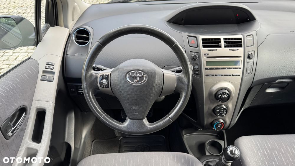 Toyota Yaris 1.33 Luna - 28