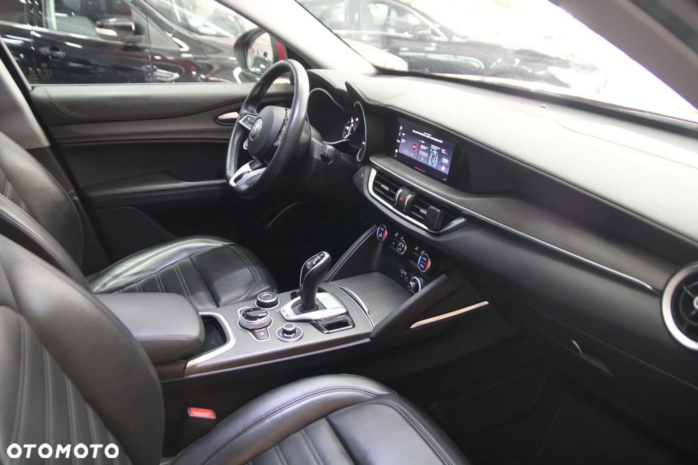 Alfa Romeo Stelvio 2.2 JTDM TI Q4 - 17