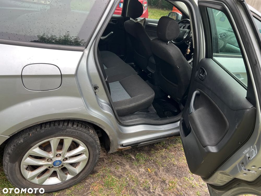 Ford Mondeo 2.5 Ghia - 25
