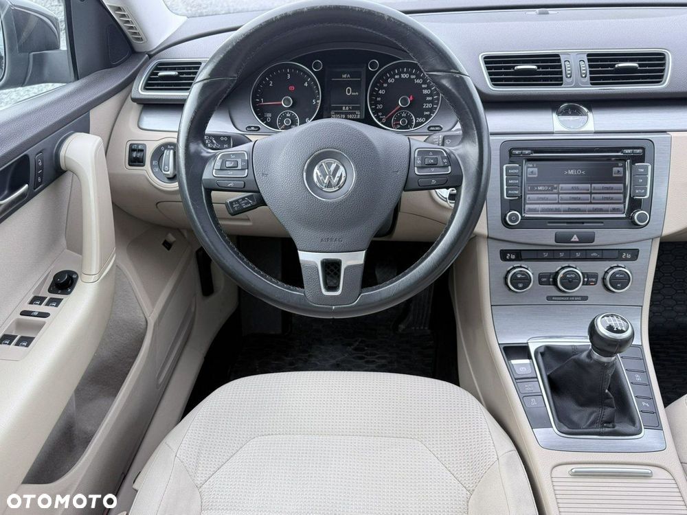 Volkswagen Passat - 5
