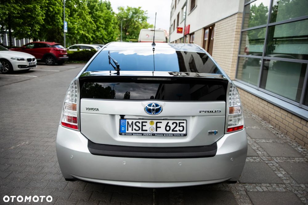 Toyota Prius (Hybrid) Executive - 5