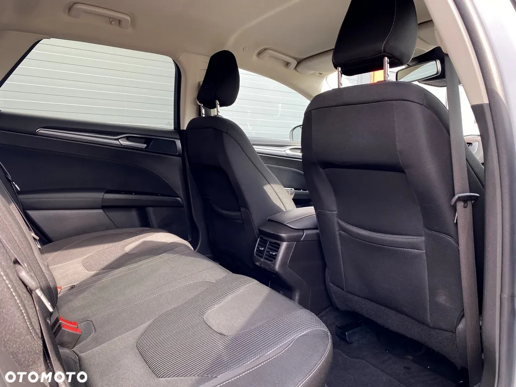 Ford Mondeo 2.0 Hybrid Titanium - 9