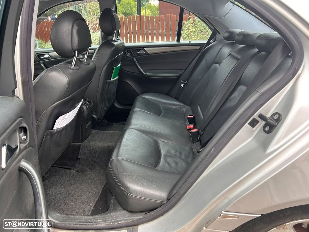 Mercedes-Benz C 200 - 19