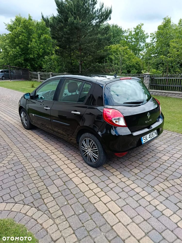 Renault Clio - 7