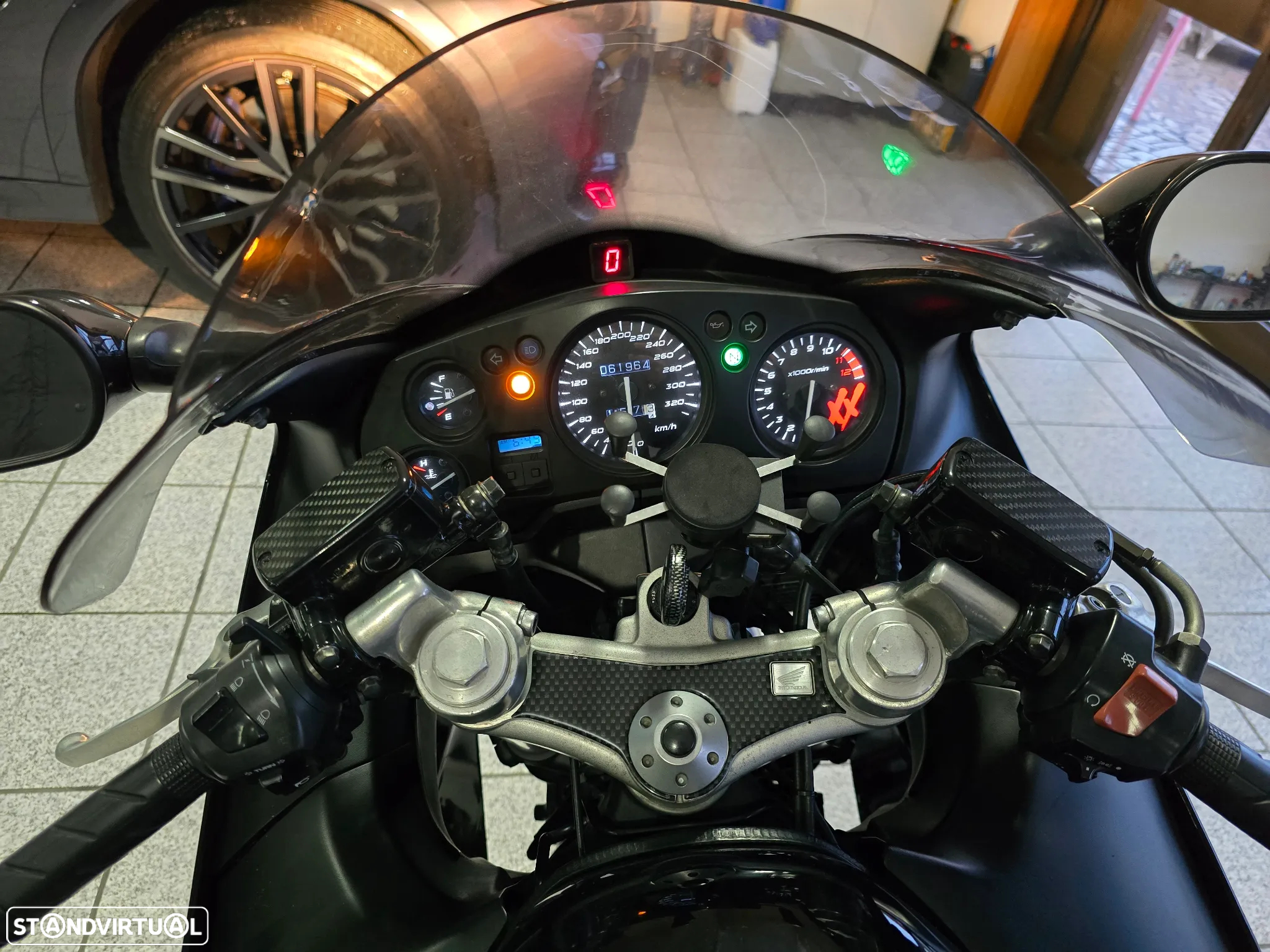 Honda CBR 1100 xx - 10