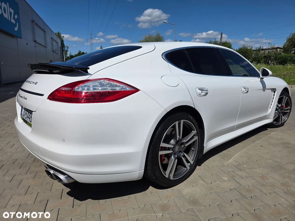Porsche Panamera Turbo - 11