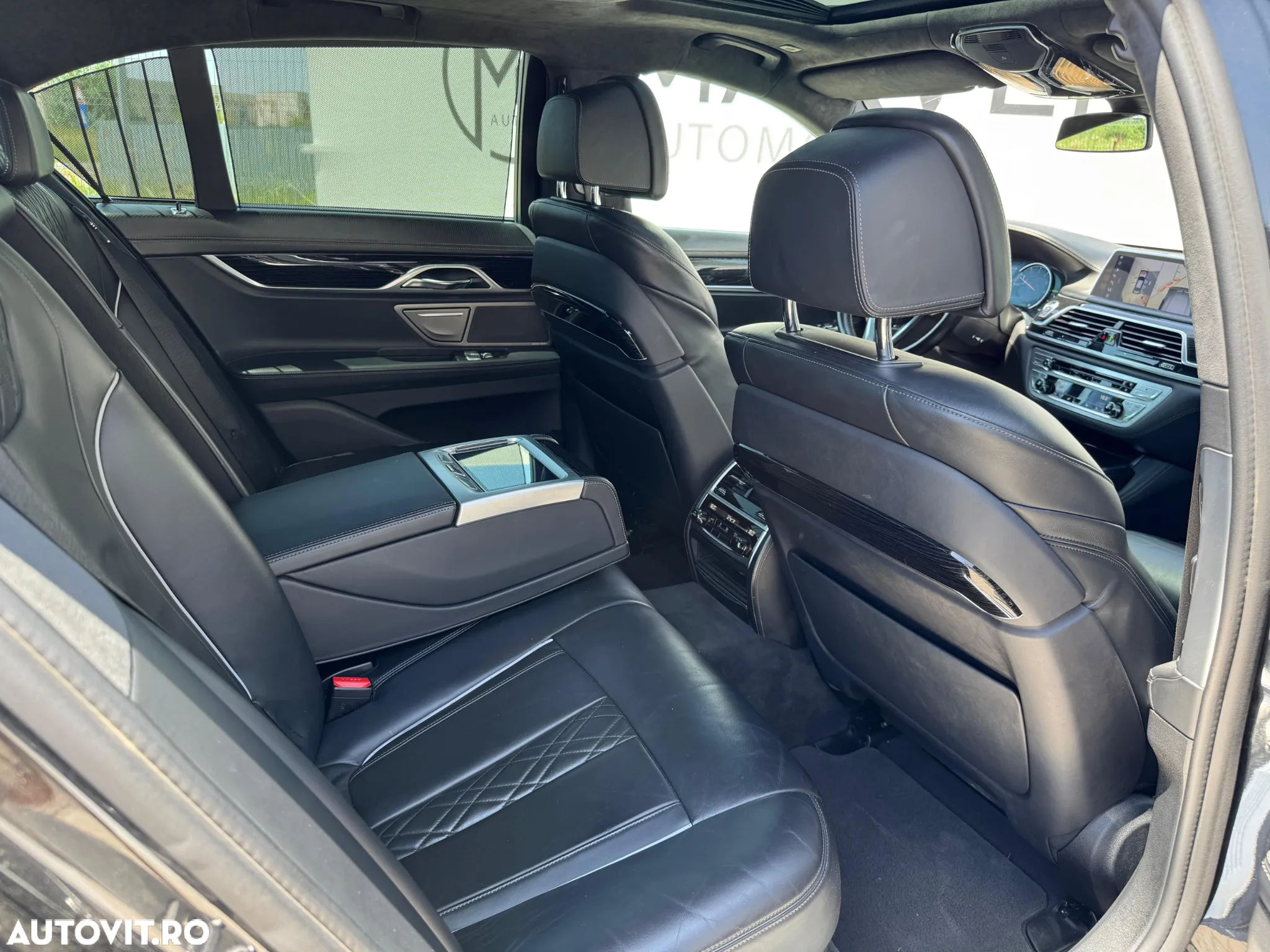 BMW Seria 7 750i xDrive - 11