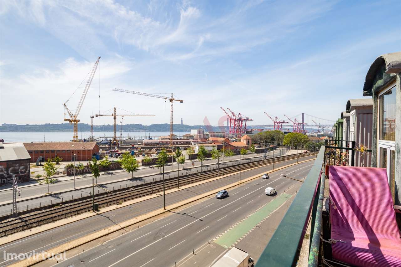 Apartamento T3+2 com Vista Deslumbrante sobre o Rio Tejo – Lisboa - Grande imagem: 2/26