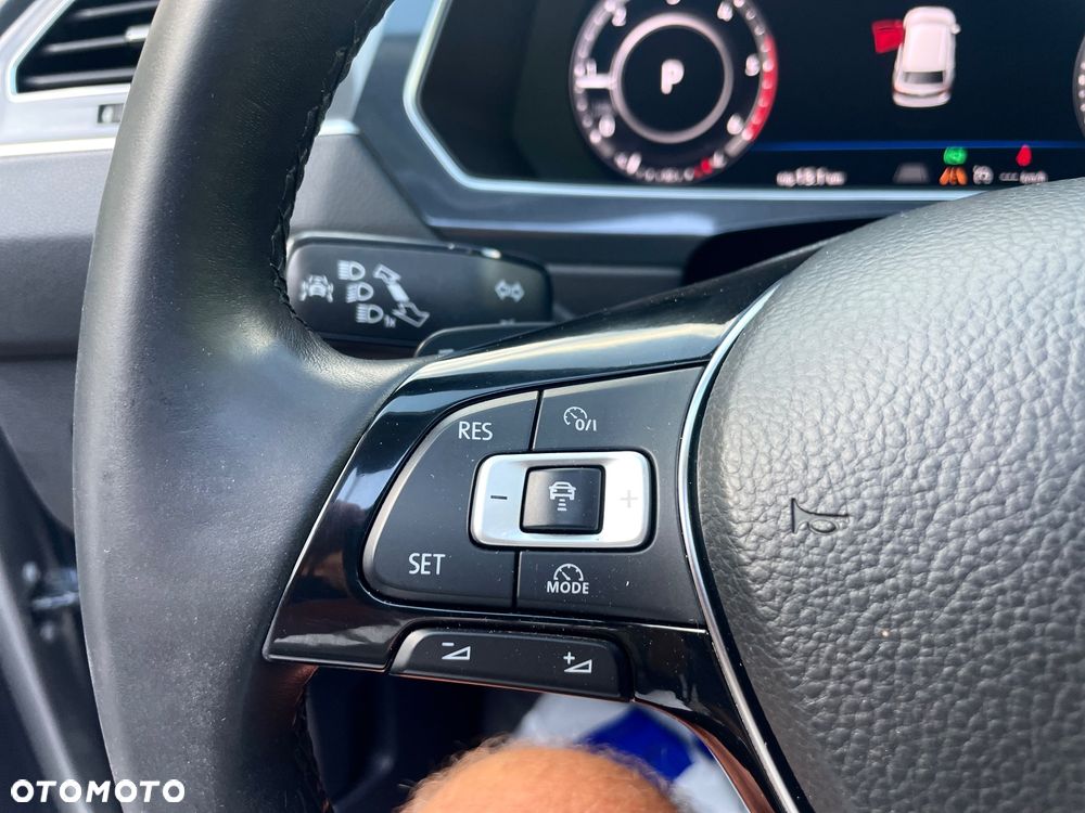 Volkswagen Tiguan 2.0 TDI SCR DSG R-Line - 27