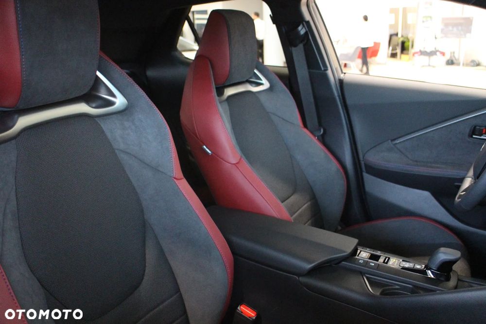 Toyota C-HR 2.0 PHEV Dynamic Force Tokyo Edition - 17