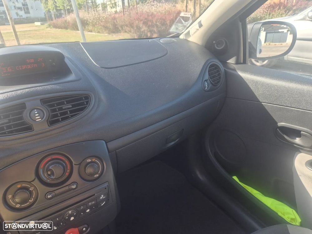 Renault Clio 1.5 DCI - 11