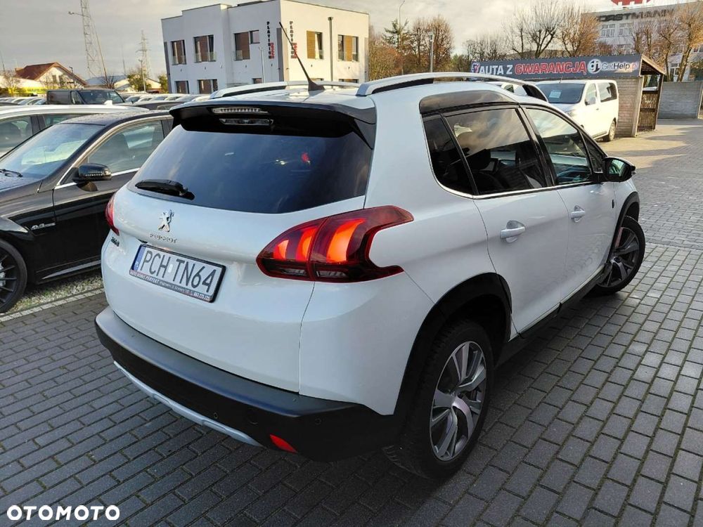 Peugeot 2008 - 8
