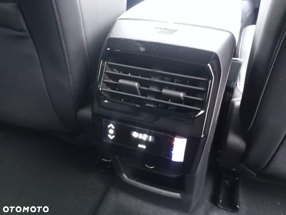 Peugeot 5008 1.6 PHEV 195 Allure S&S e-DCS7 - 20