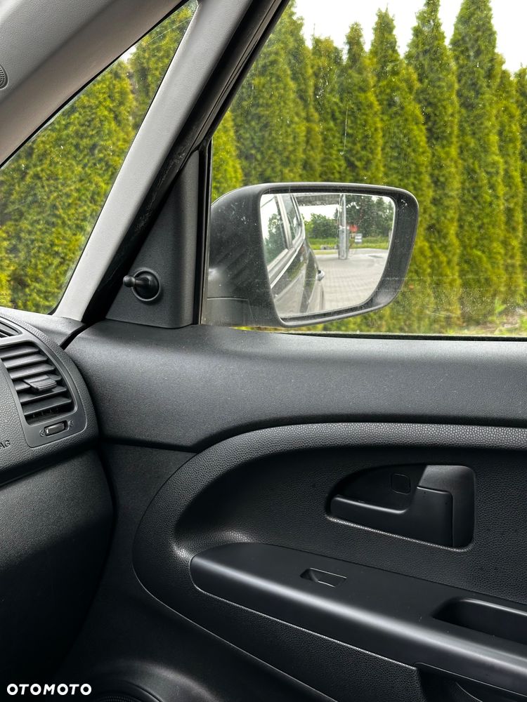Kia Venga - 27