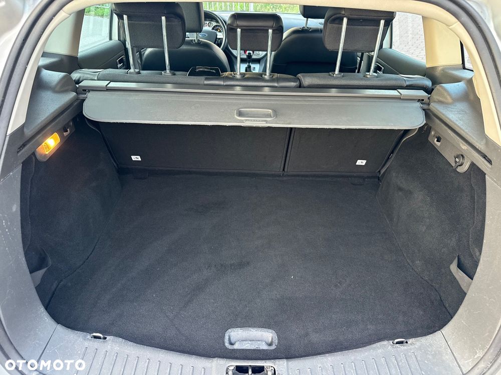 Ford Kuga 2.5 Titanium - 6