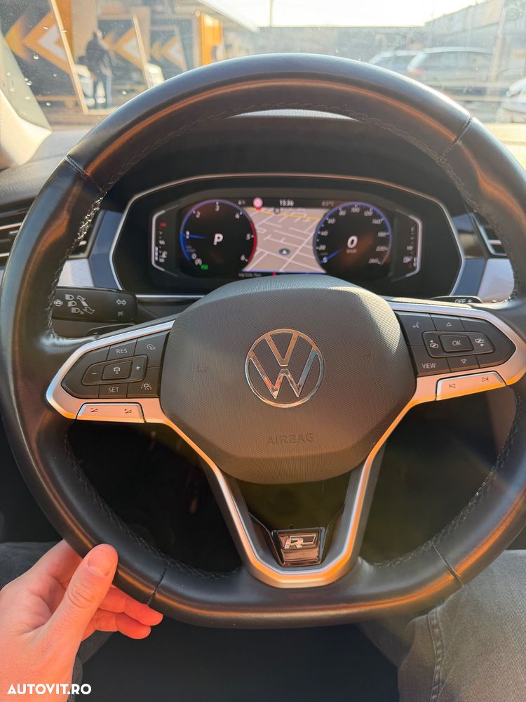 Volkswagen Passat - 13