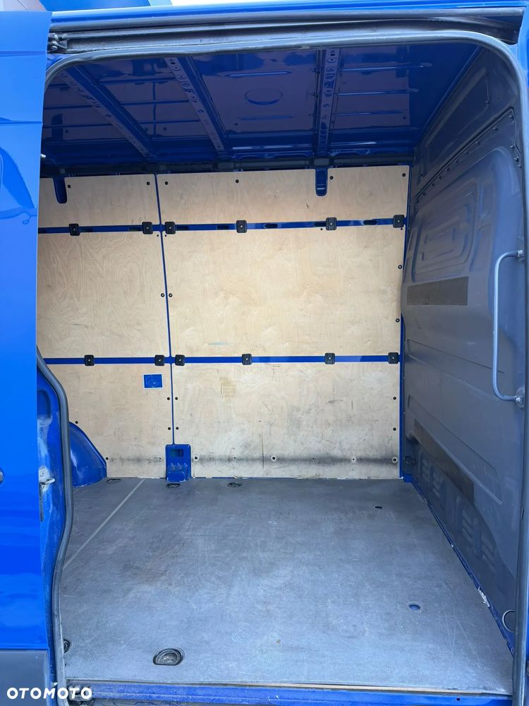 Mercedes-Benz Sprinter - 9