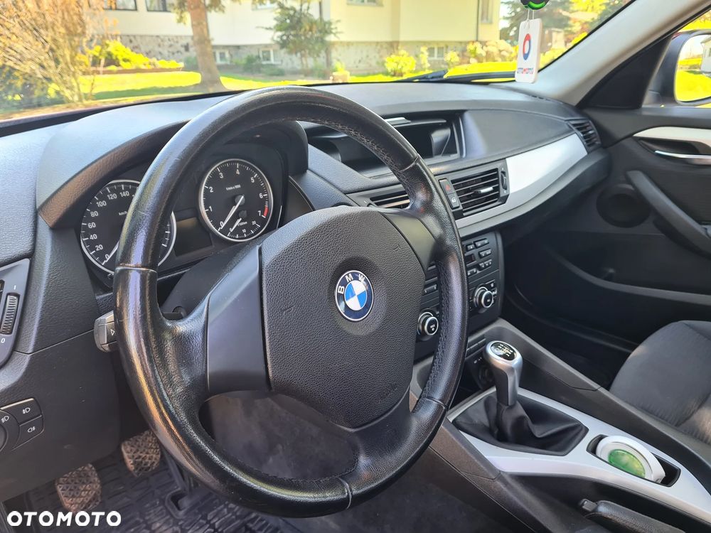 BMW X1 sDrive18i - 12