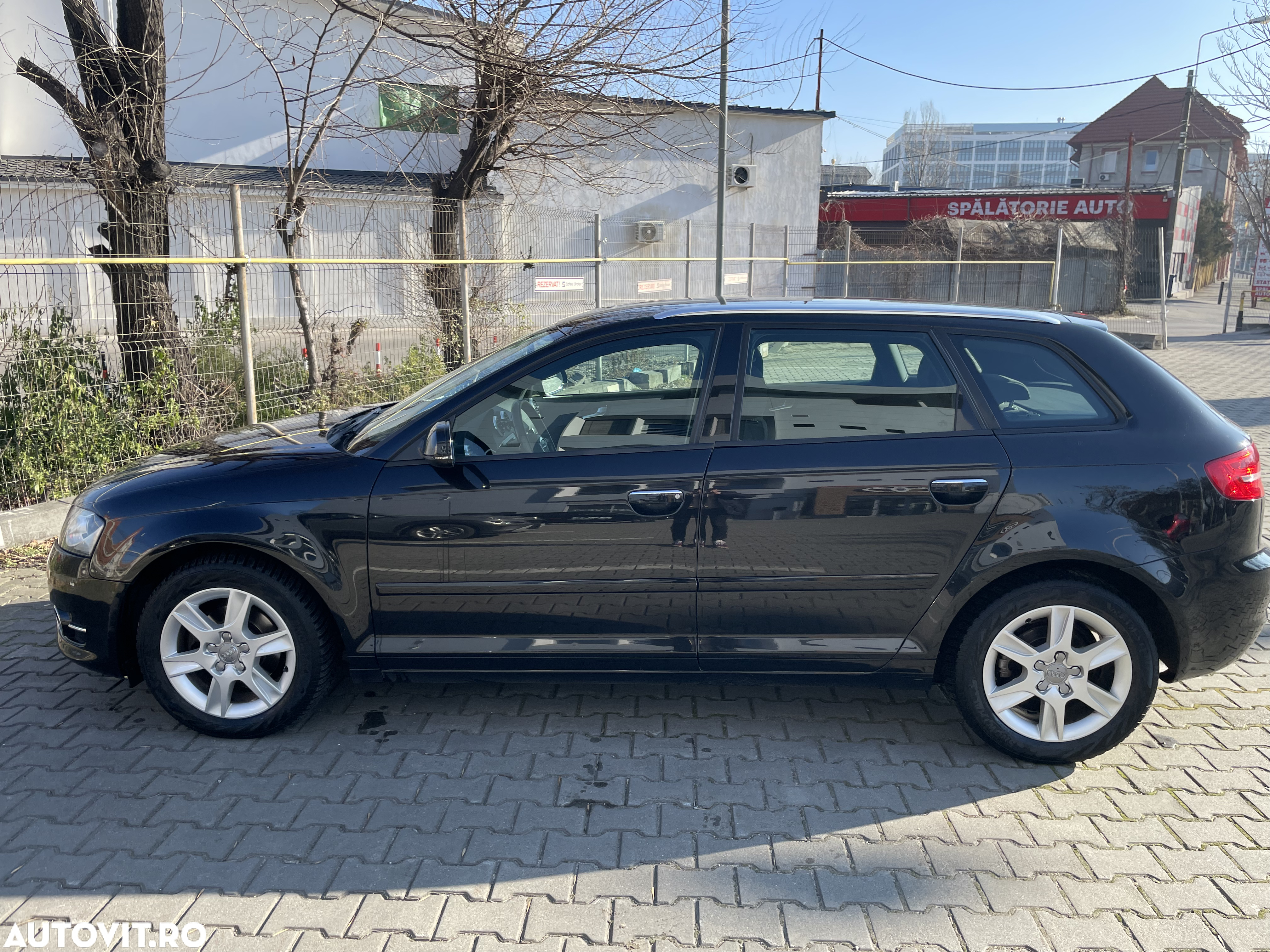 Audi A3 1.6 TDI Sportback DPF Attraction - 4