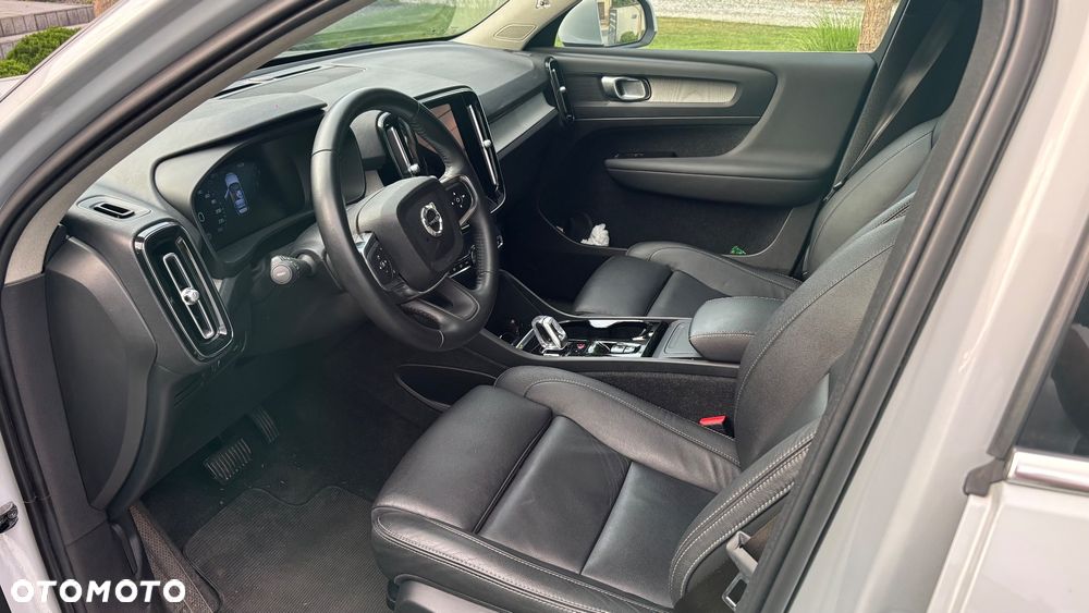 Volvo XC 40 - 30
