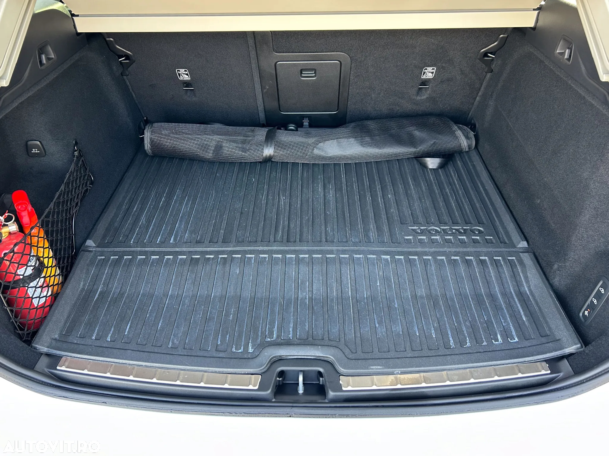 Volvo XC 60 Recharge T8 AWD AT Ultimate Dark - 18